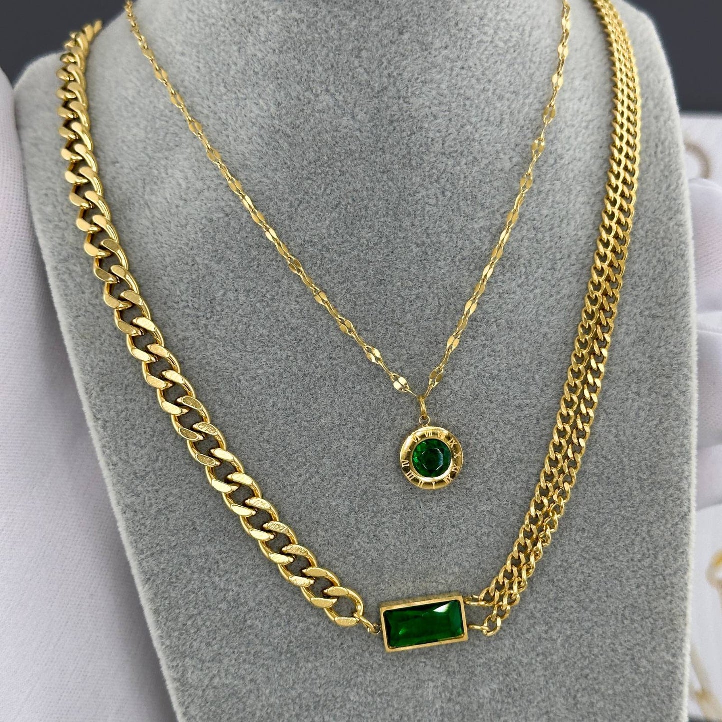 Gold plated Unique Intensity necklace with Cubic zirconia Stone Best in USA . Xmas Gift New Arrival .