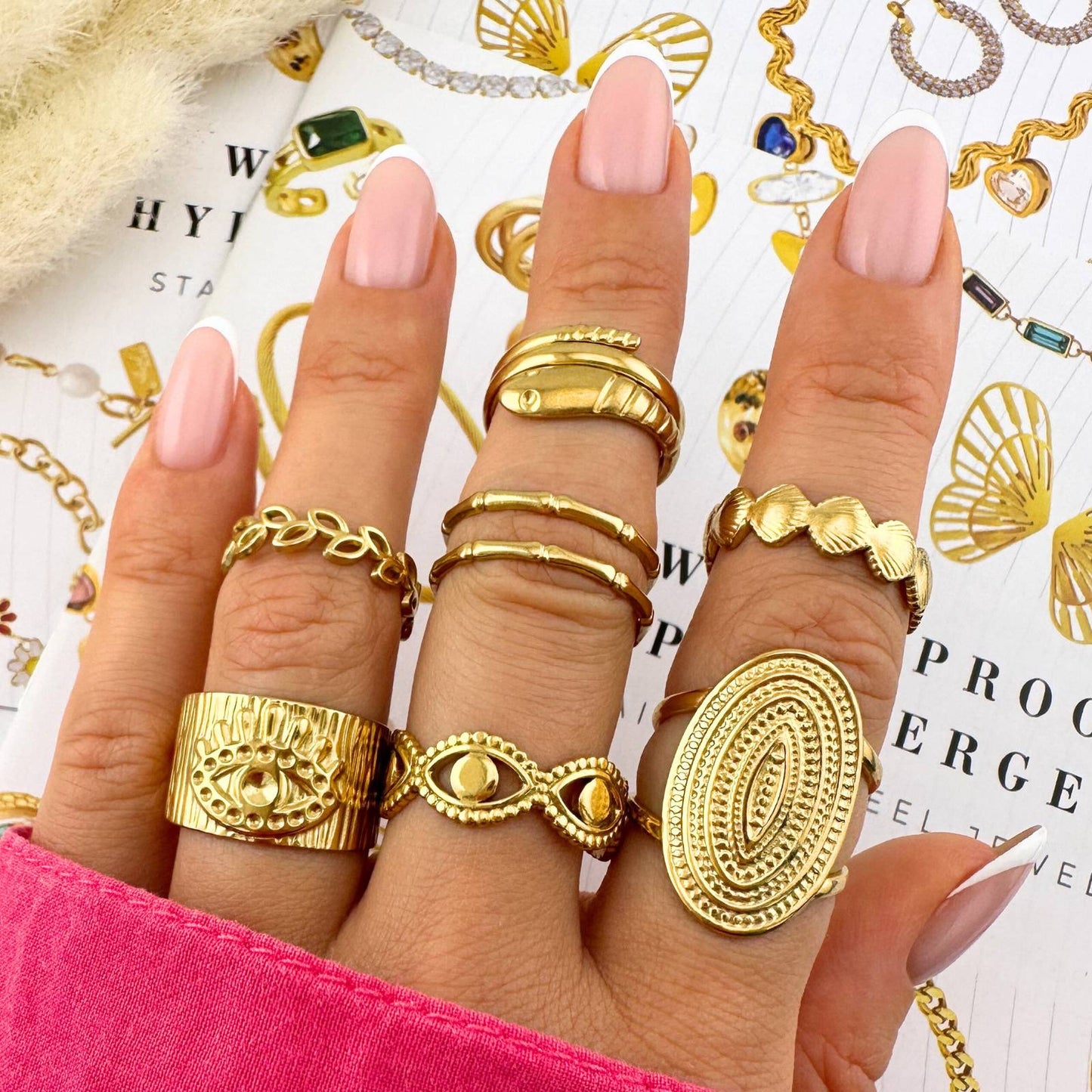 18K Gold Plated Anti-Tarnish Leaf's Ring. Unique design Beautiful ring perfect of xmas and new year gift.