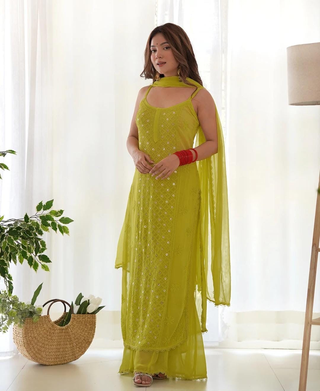 Piyali Chikankari Kurta Set