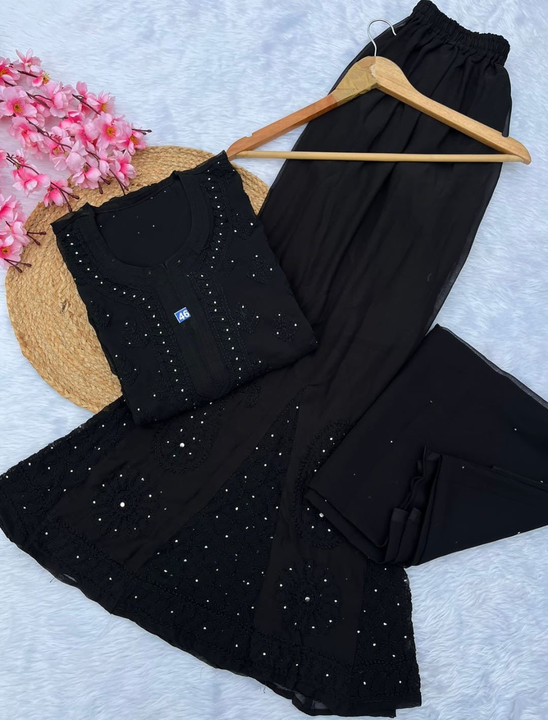 Vaani Chikankari Kurta set