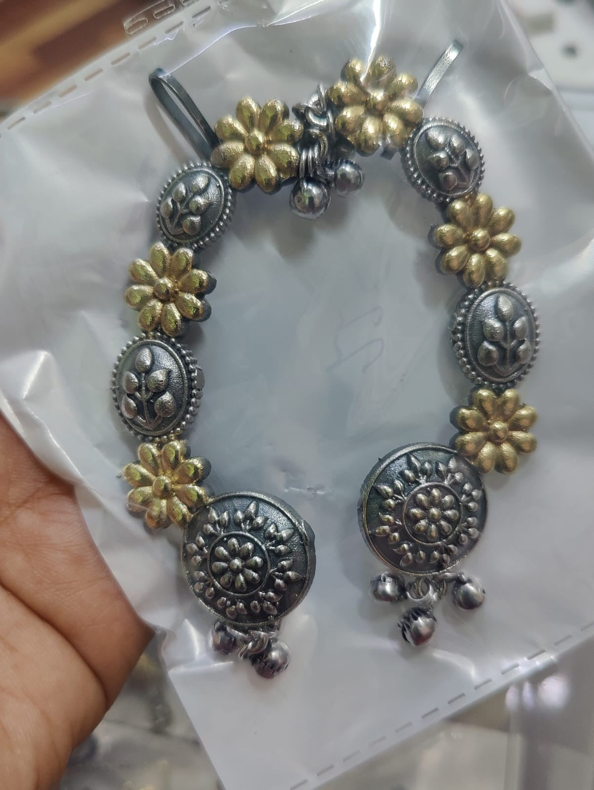 Earcuffs