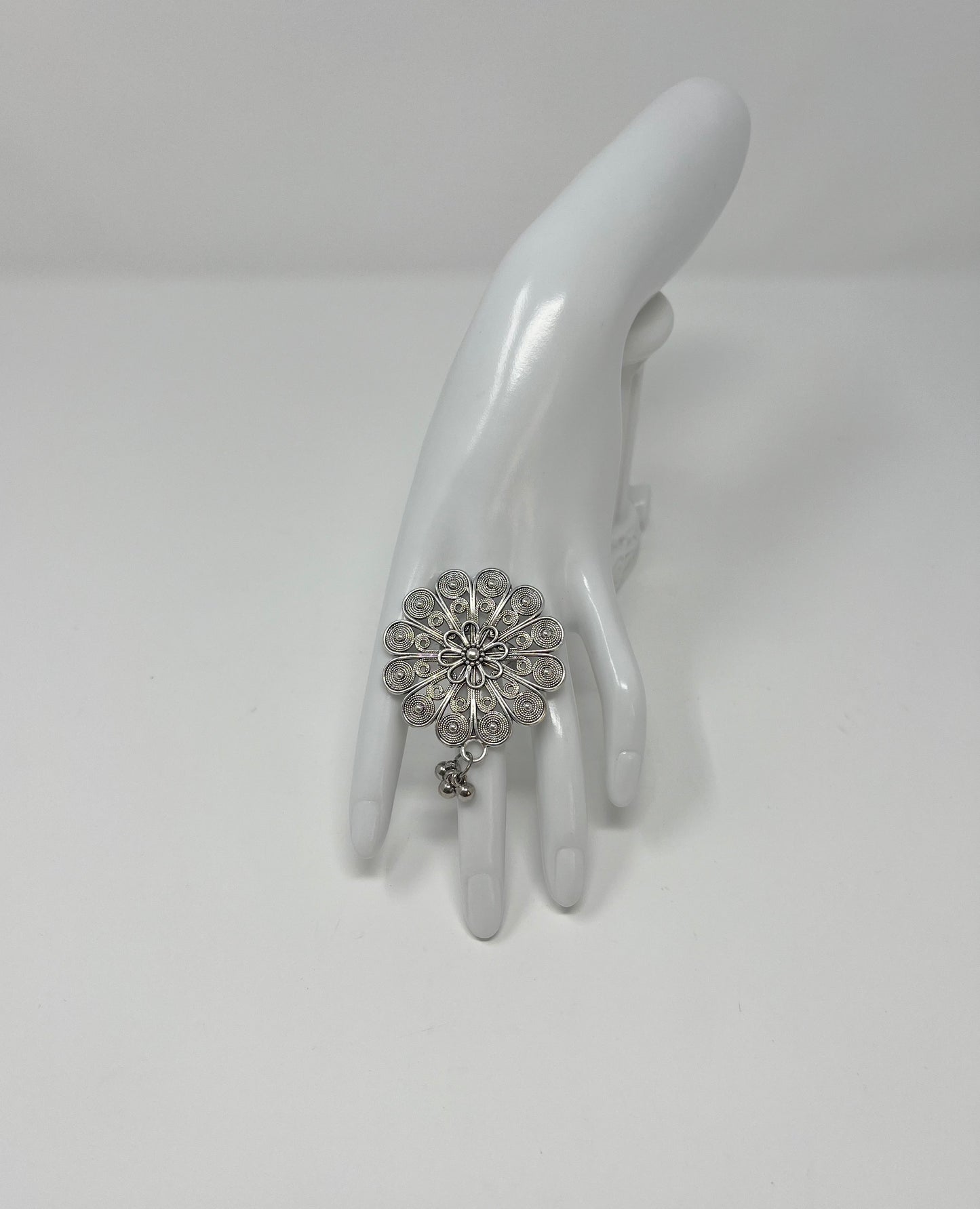 Rãs Collection | Round Ring