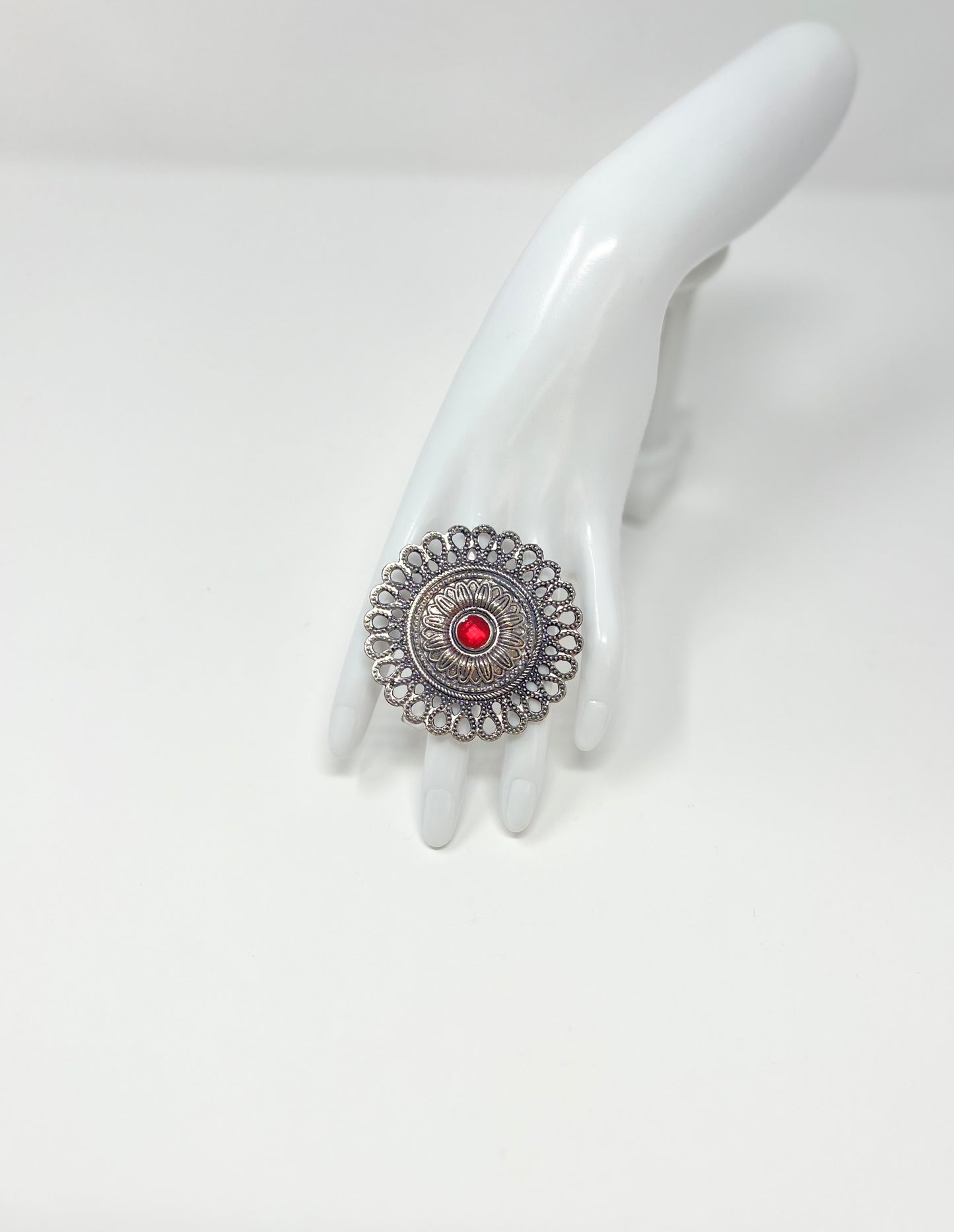 Rãs Collection | Round Ring