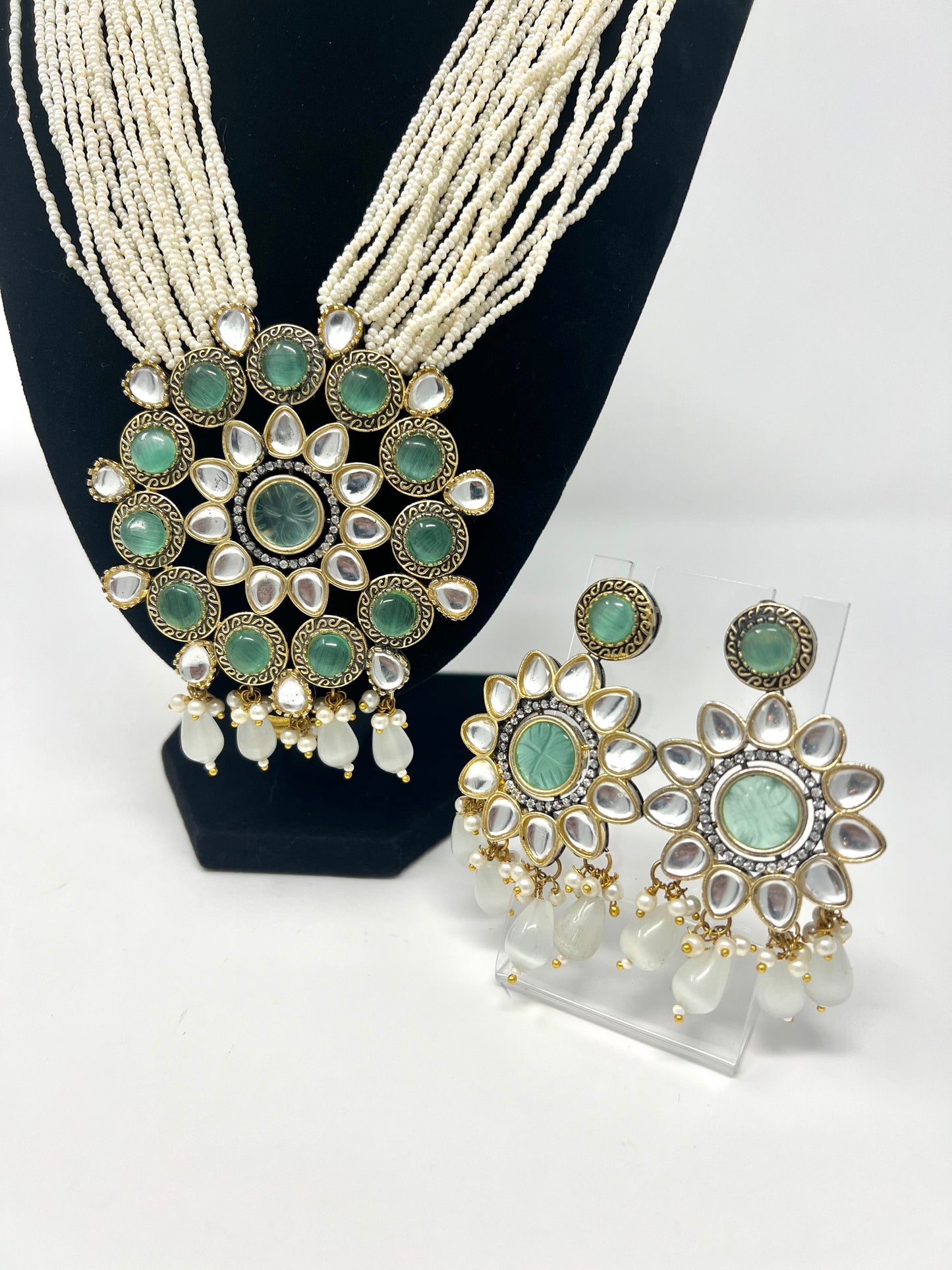 Myrãh Collection | Necklace Set.