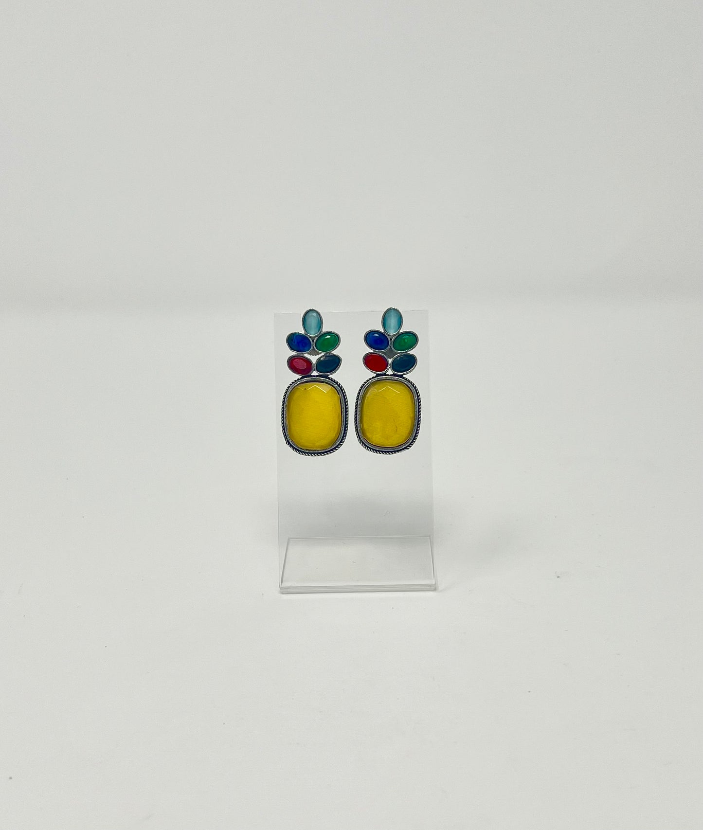 Daily wear earrings