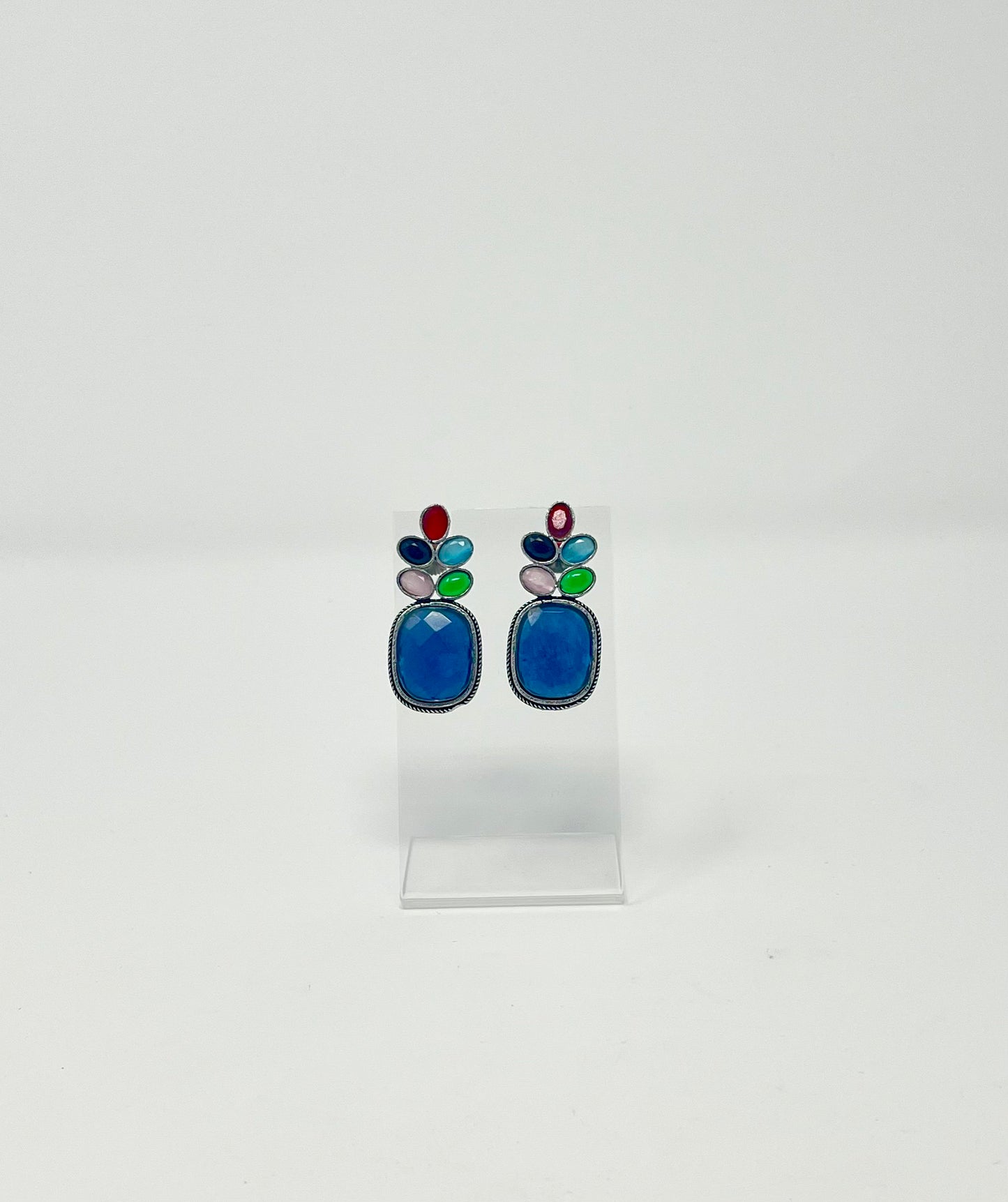Daily wear earrings