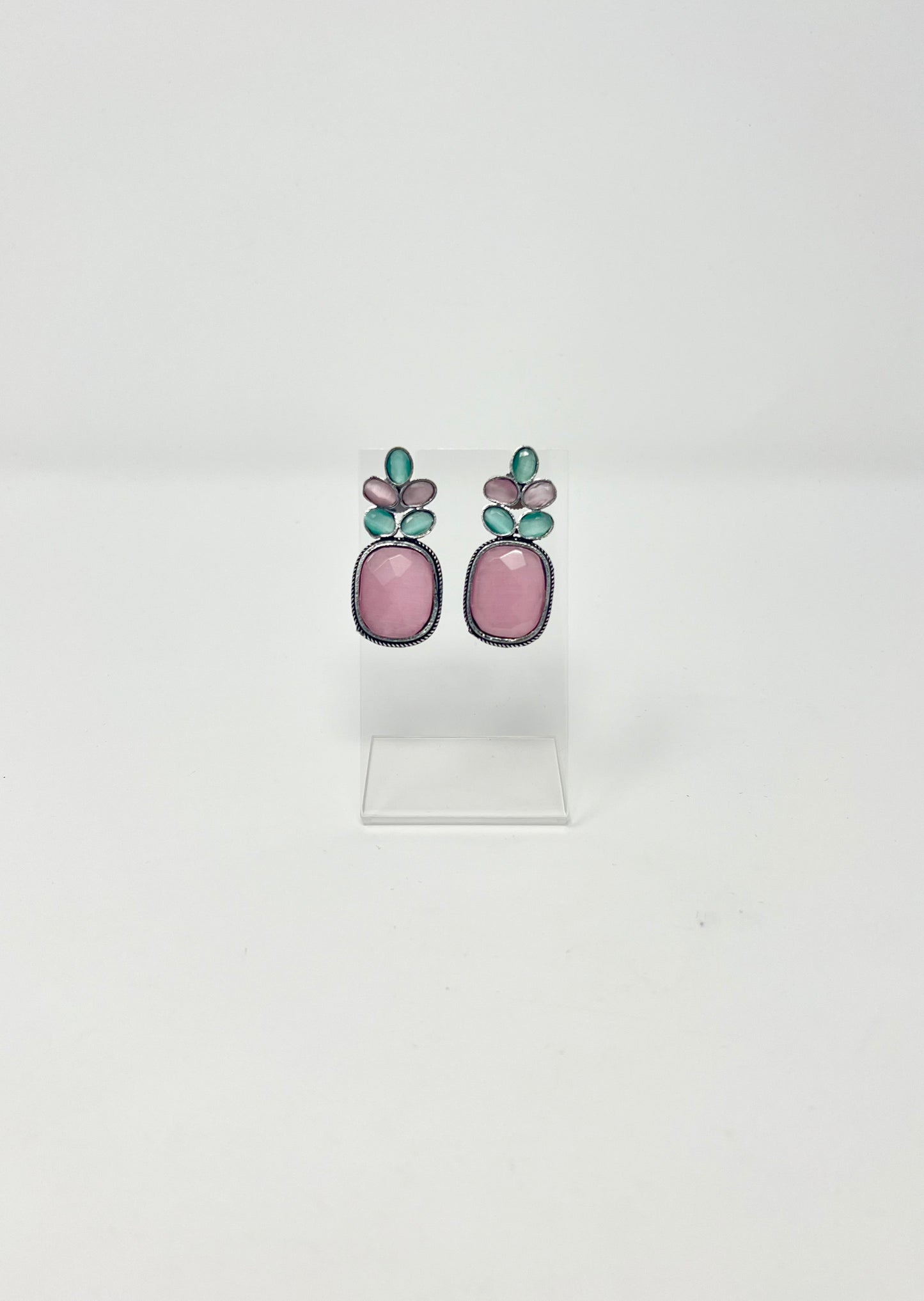 Daily wear earrings