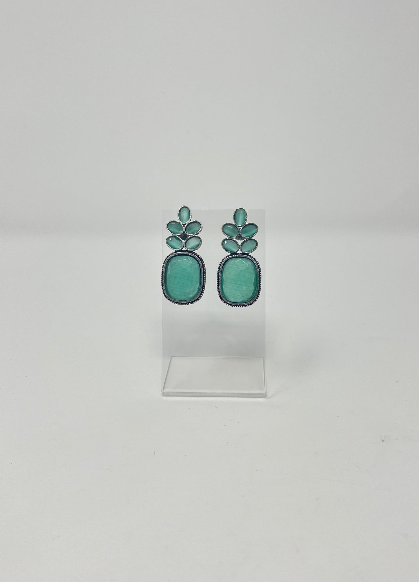 Daily wear earrings