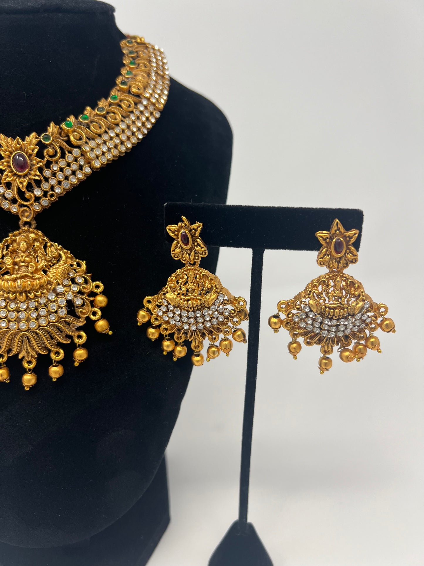 Temple Jewelry under $20 | Necklace Set
