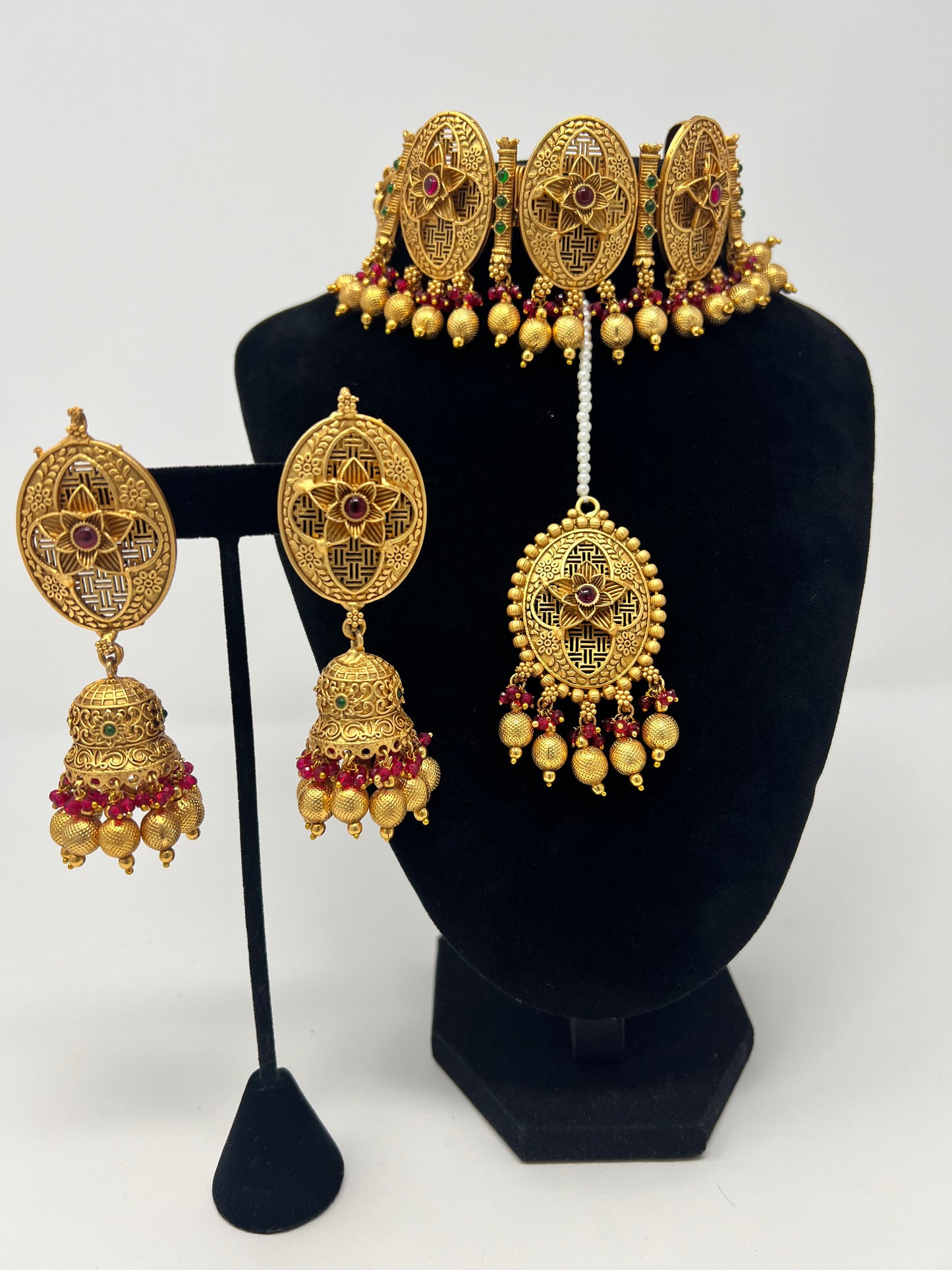 Temple Jewelry | Necklace Set.
