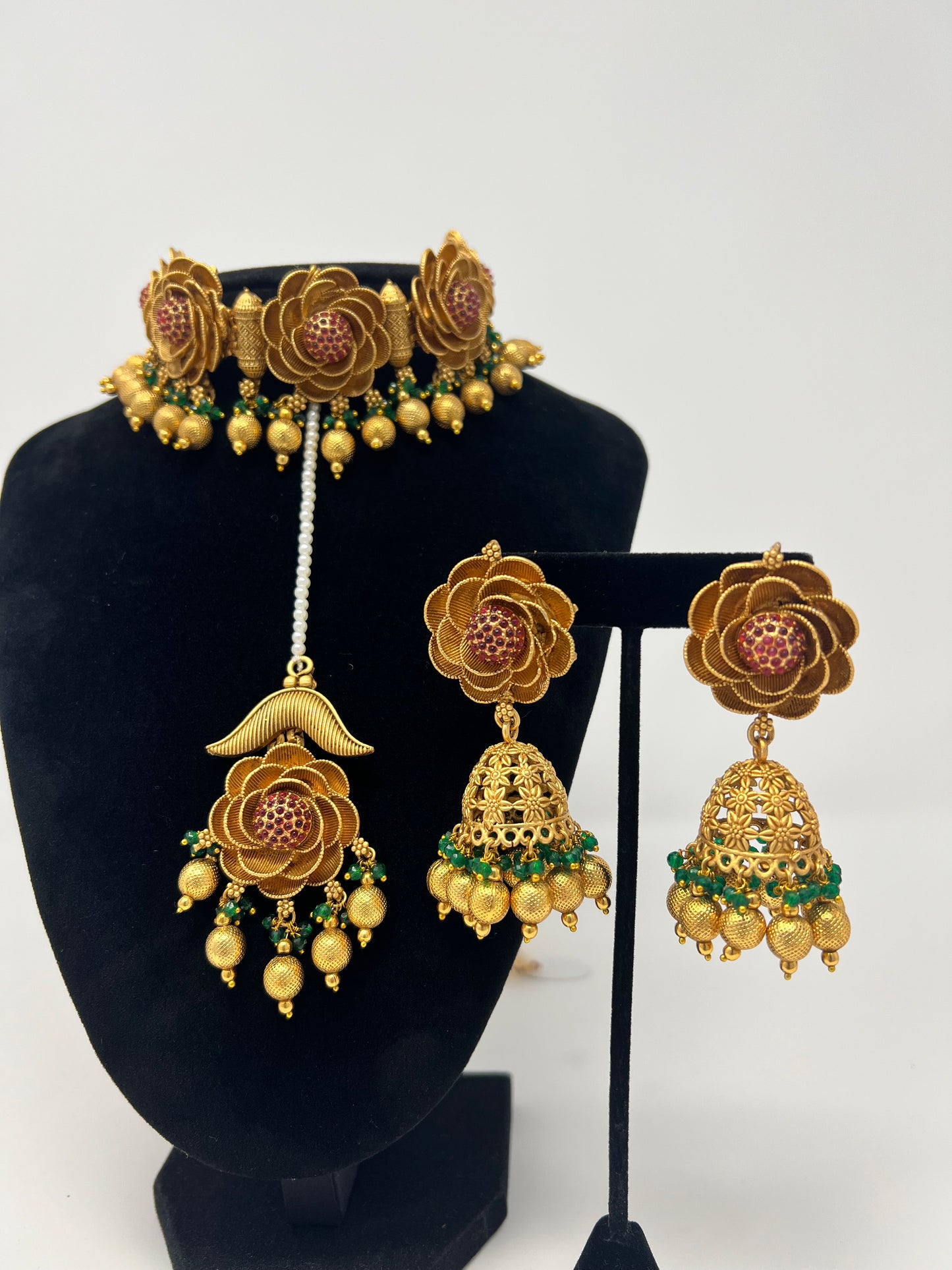 Temple Jewelry | Rose Necklace Set