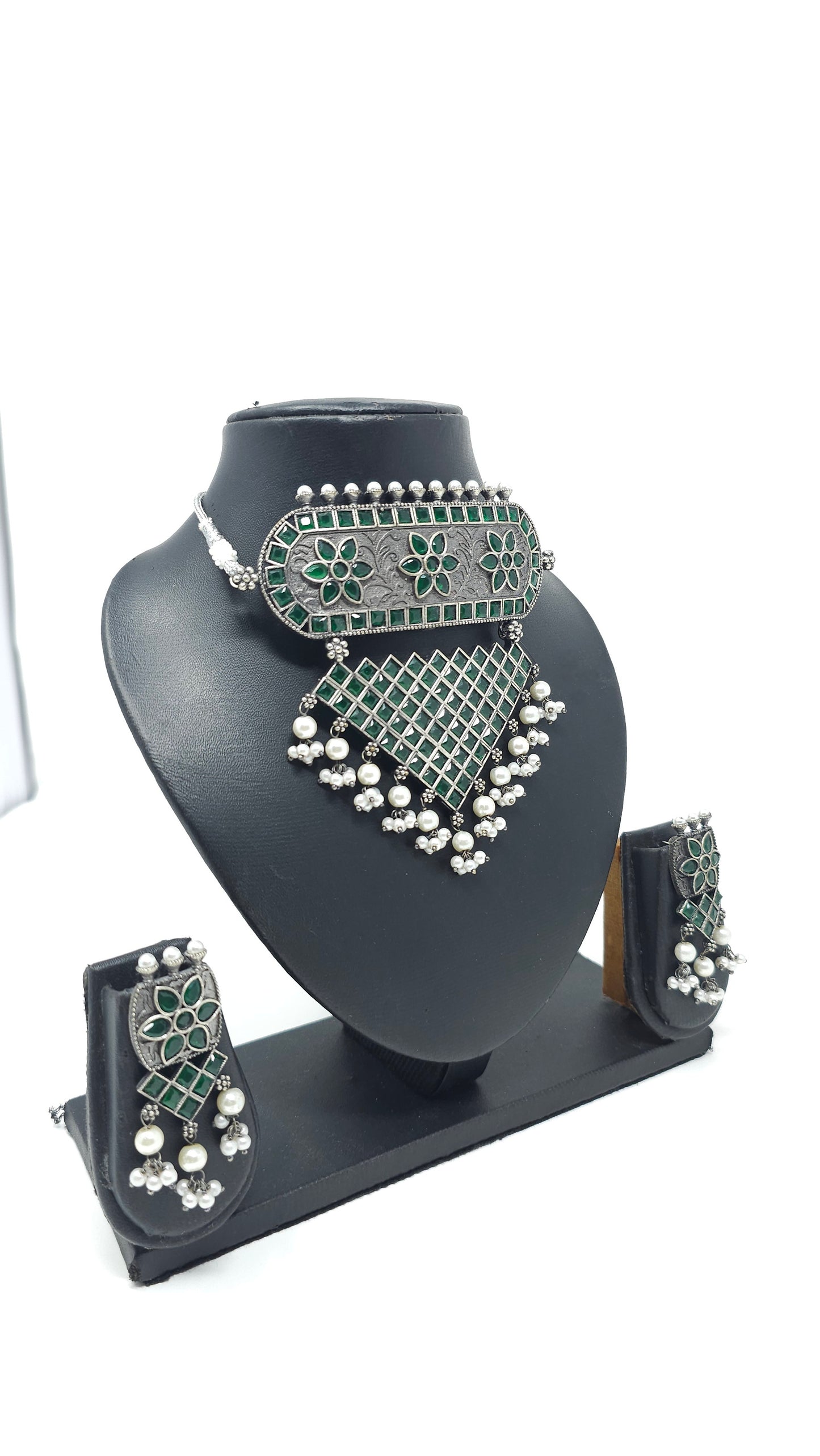 Emerald Jharokha Choker Set