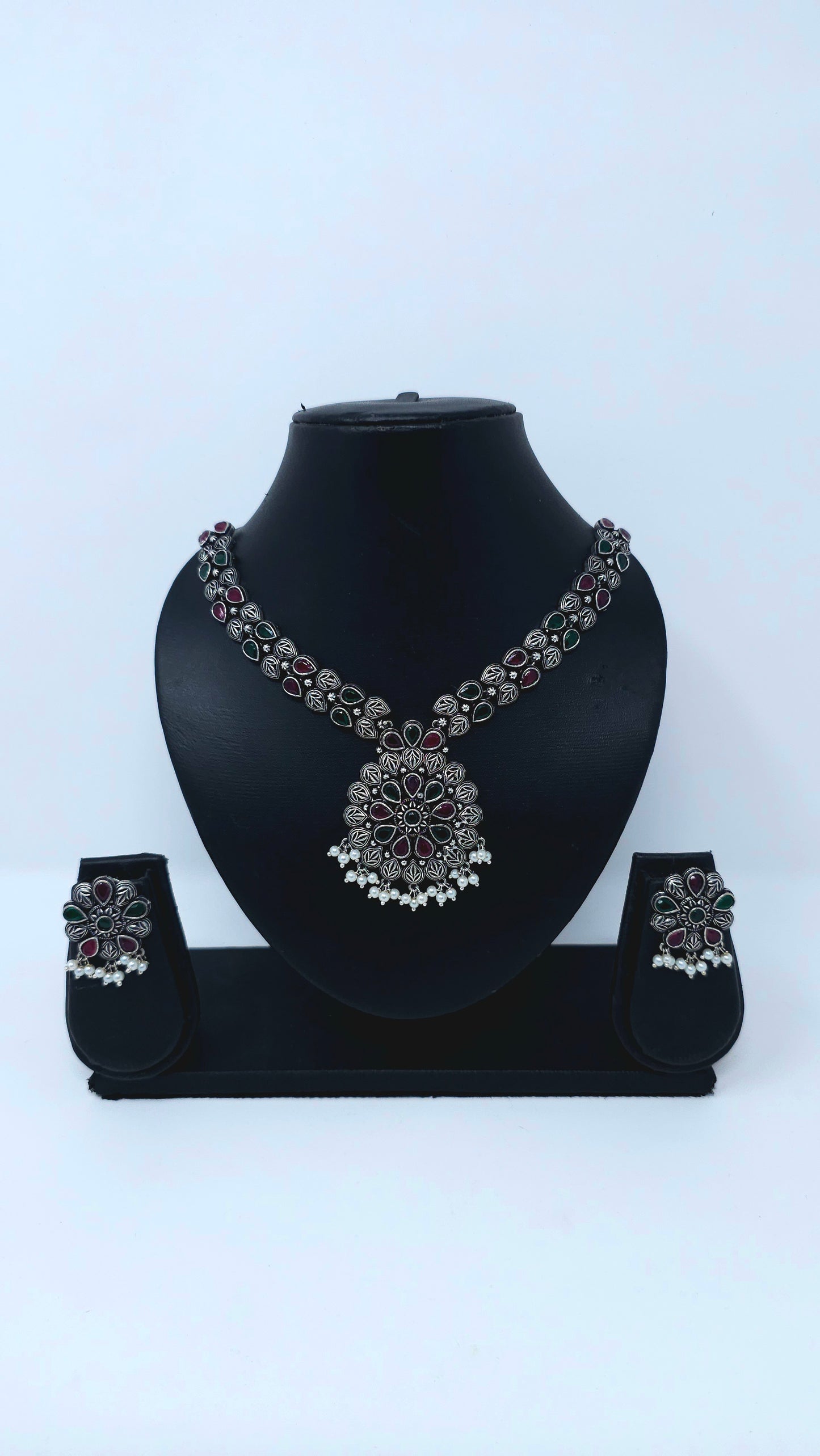 Ratna Pushp Choker Set