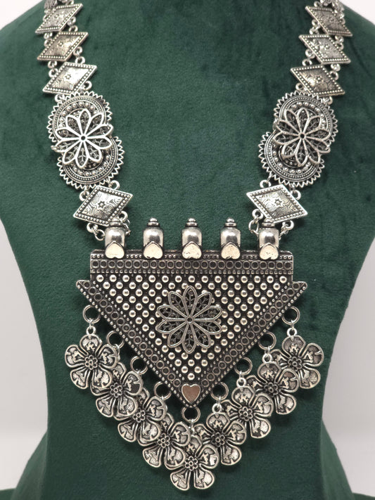 Regal Triangle Statement Set