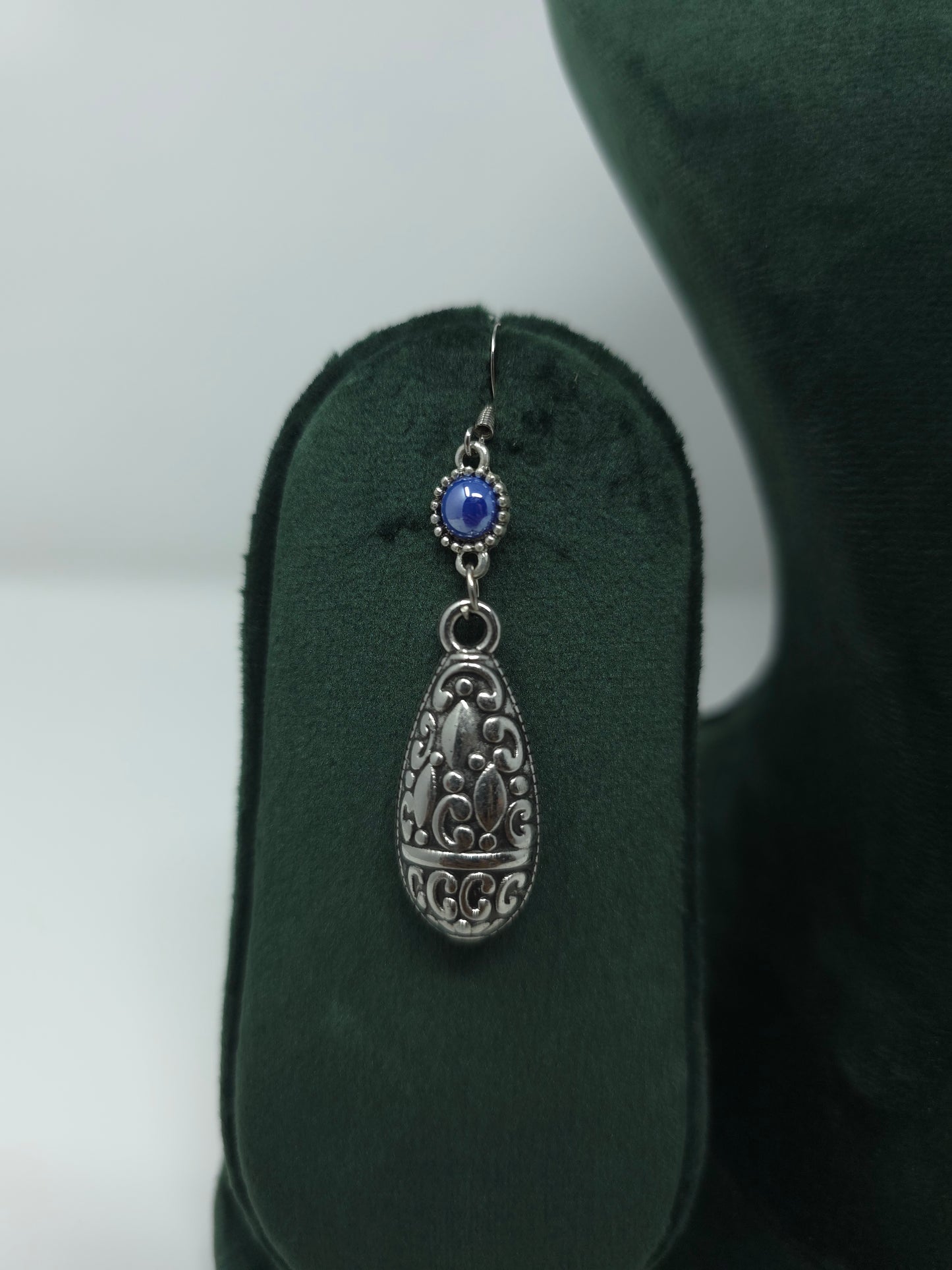 Oxidized Silver Teardrop Necklace Set with Multicolor Beads