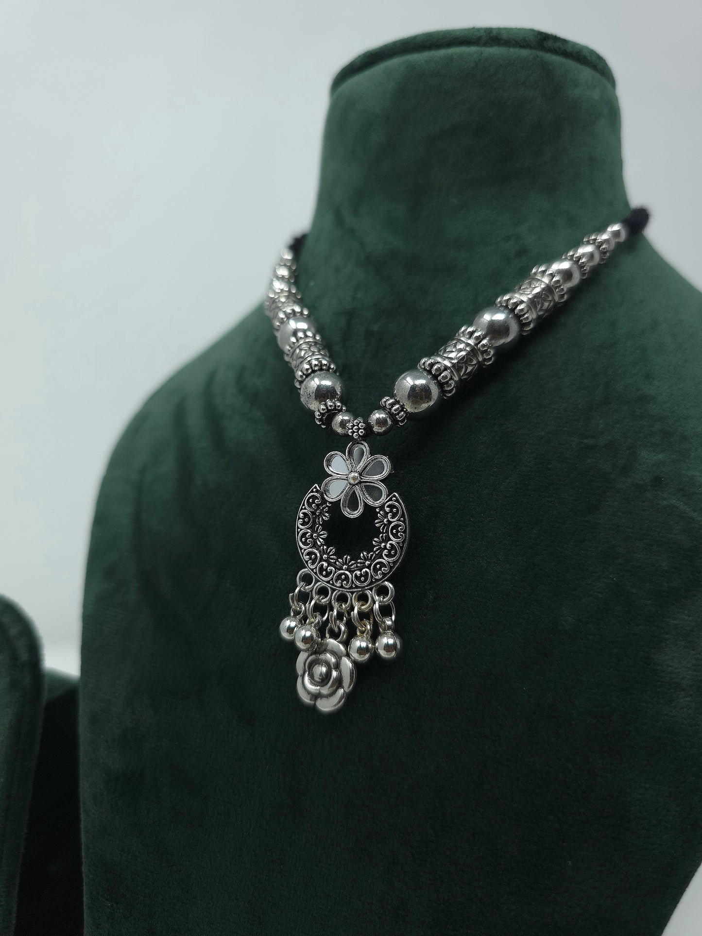 Oxidized Silver Floral Pendant Necklace Set