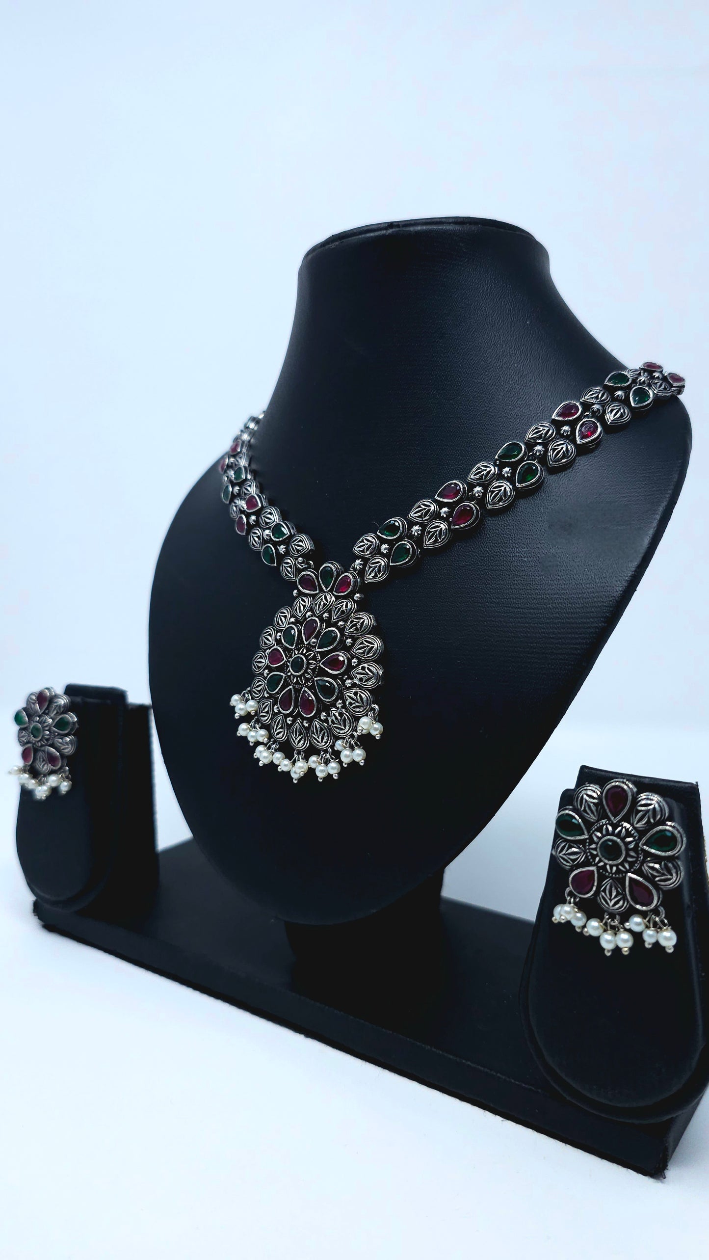 Ratna Pushp Choker Set