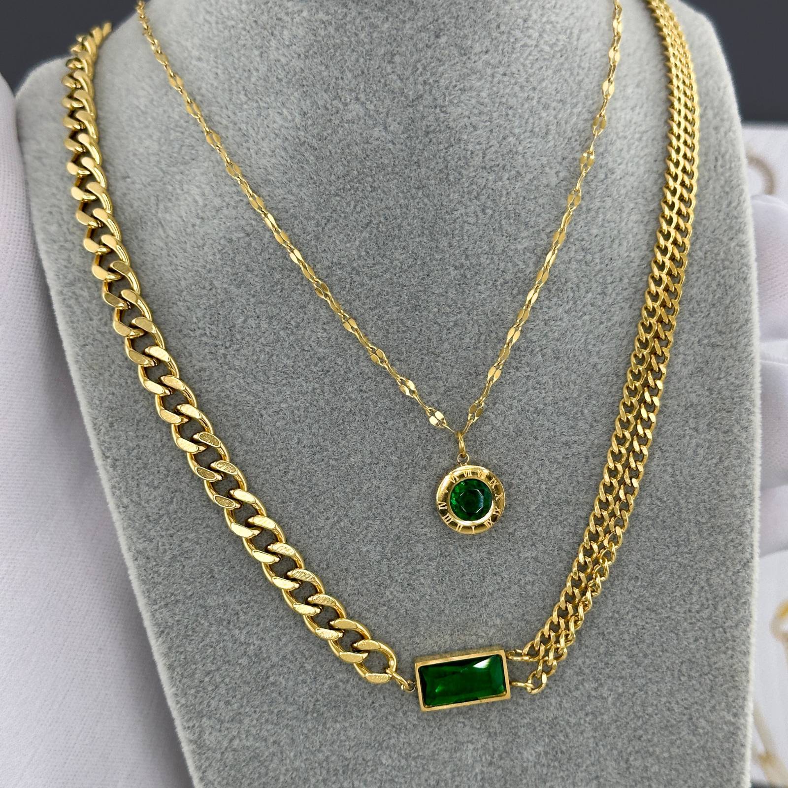 Gold plated Unique Intensity necklace with Cubic zirconia Stone Best in USA . Xmas Gift New Arrival .