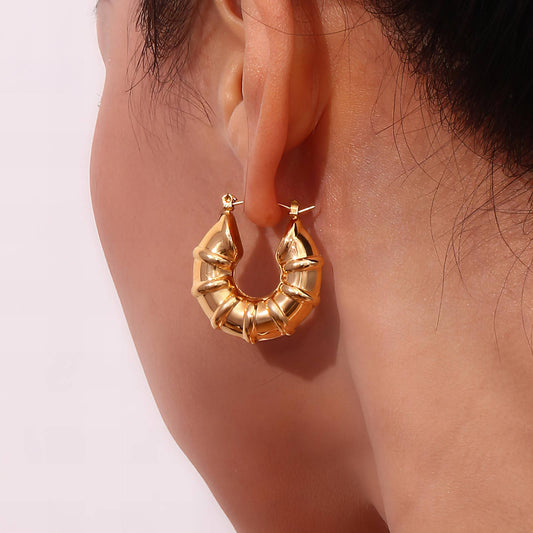 "18k gold plated, anti-tarnish jewelry—perfect New Year or Christmas gift for her. Elegant, durable, and the best accessory to elevate any look. A Best Buy treasure!"