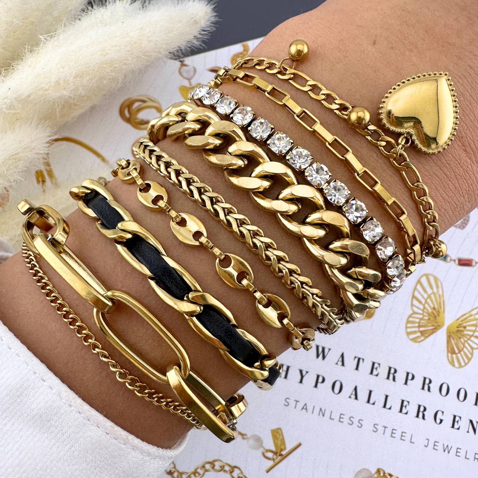 18k Gold plated intensity bracelet . Best Jewelery  in savannah USA. Xmas present . New Launch.
