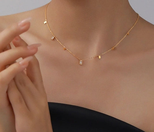 Anti-tarnish gold and silver necklaces with minimalist and statement designs, tarnish-resistant and perfect for daily or layered wear