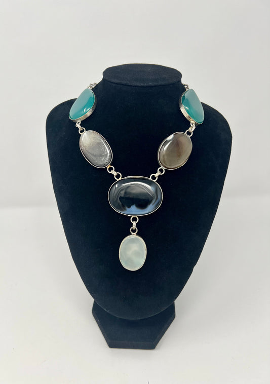 Rãs Collection | Stone Necklace