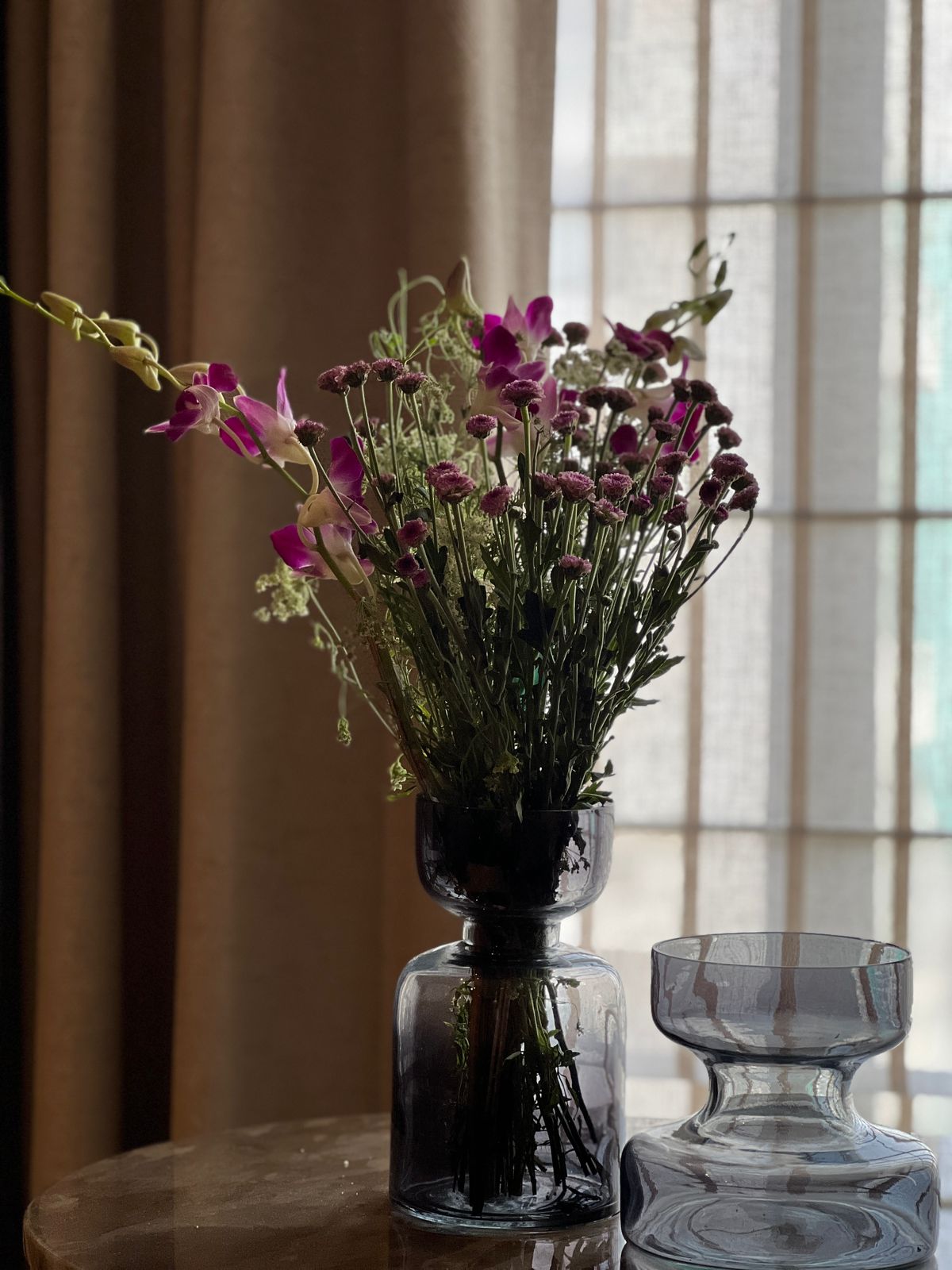 https://www.parampara.us/products/slate-grey-glass-vase