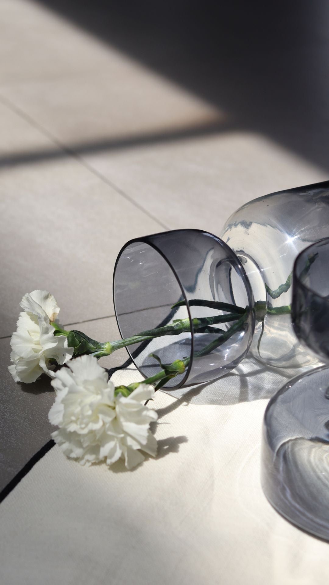 https://www.parampara.us/products/slate-grey-glass-vase