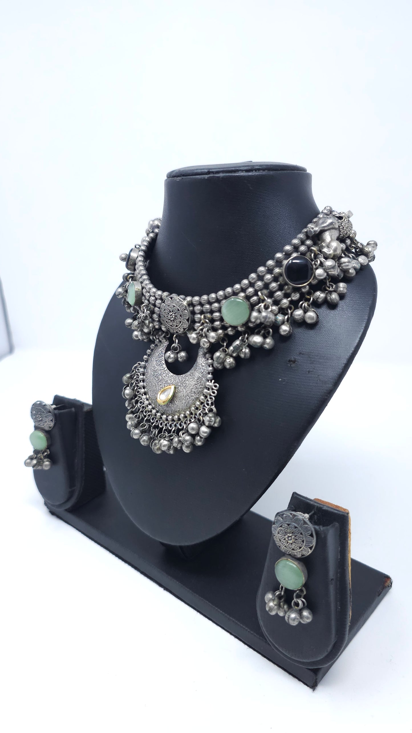 Chandtara Green Choker Set