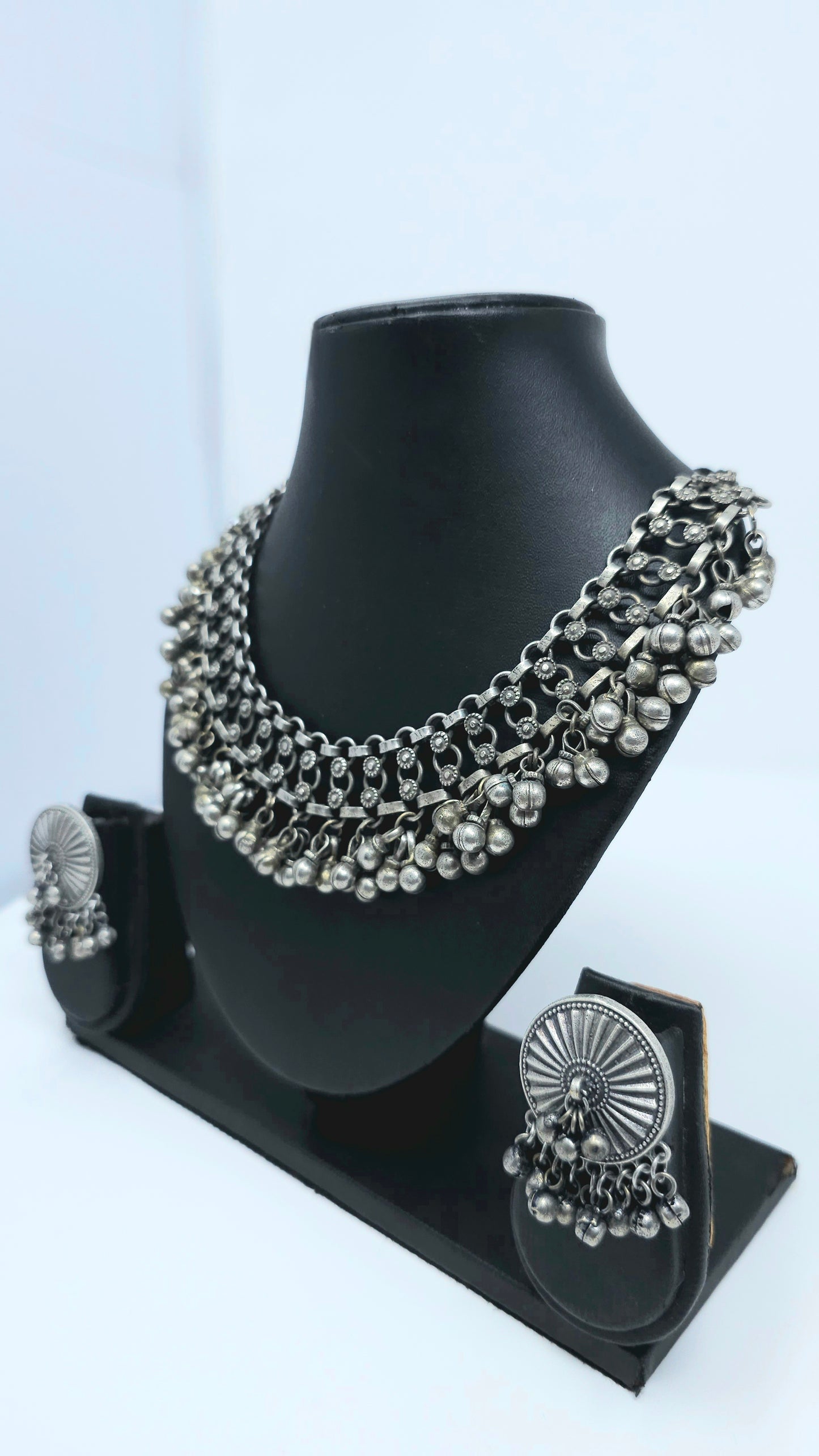 Morni Bells Choker Set